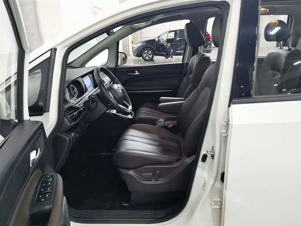 GAC Trumpchi Trumpchi M6 2019 270T Automatic Premium (6-seater) China V фото 10