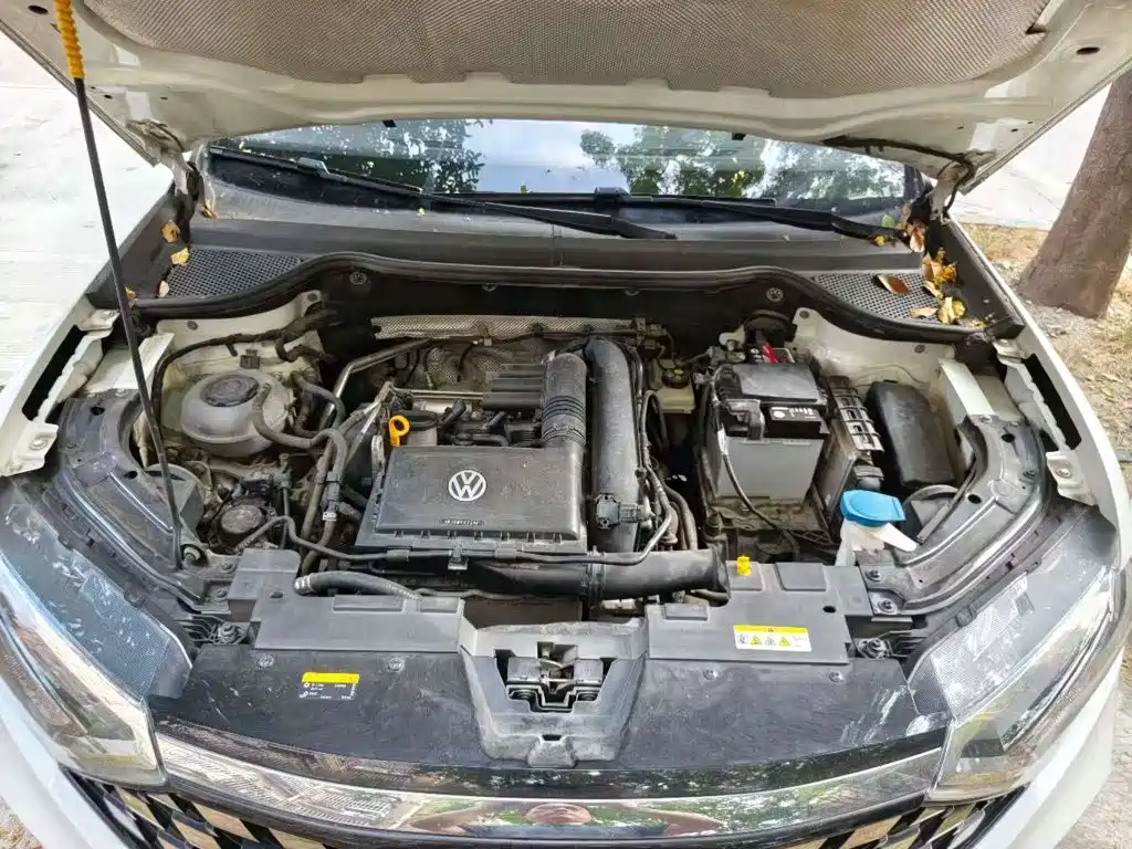 Photo 3 - Jetta VS5