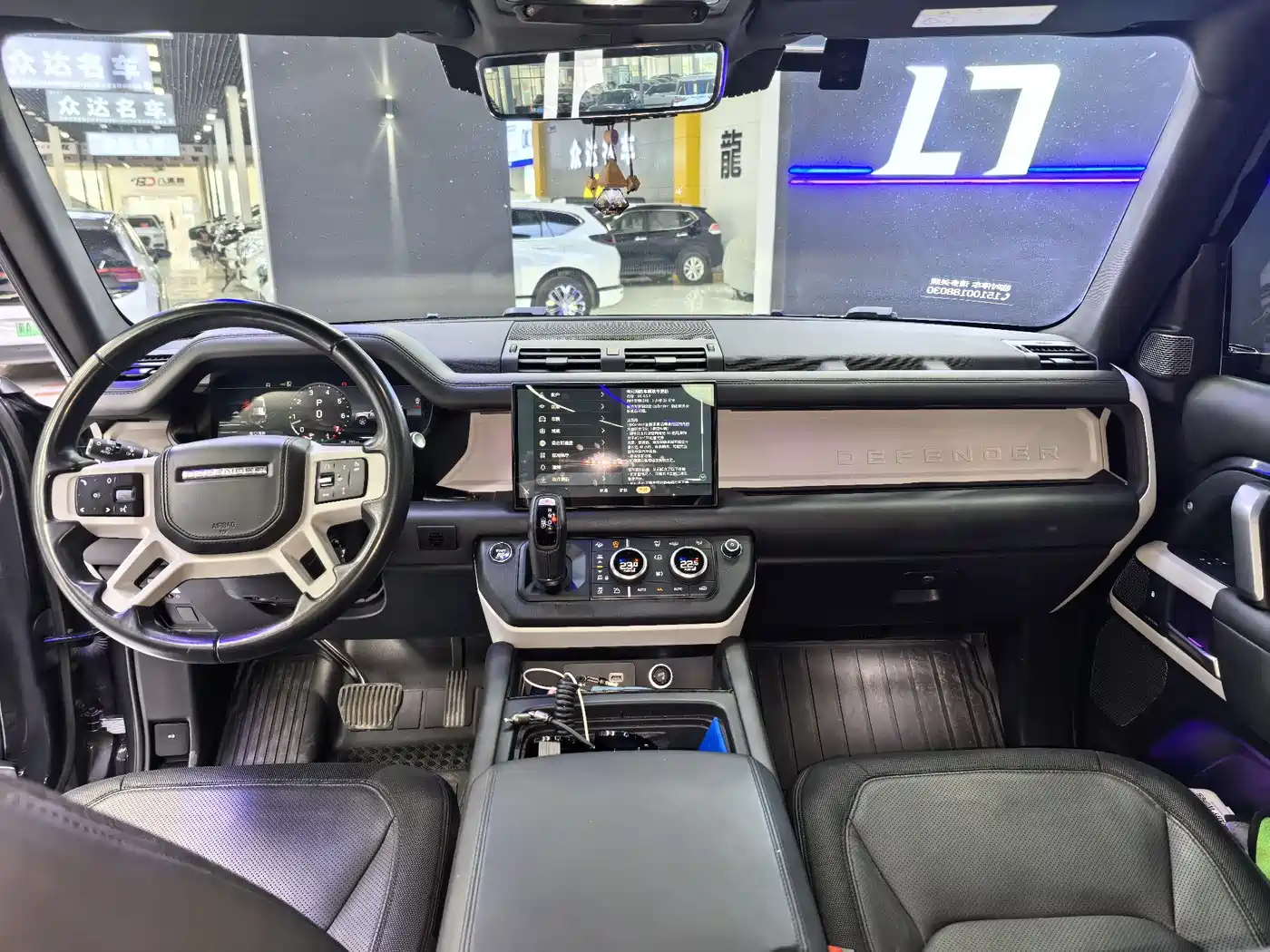 Land Rover Defender 2023 Model 110 3.0T P400 X-DYNAMIC HSE фото 11