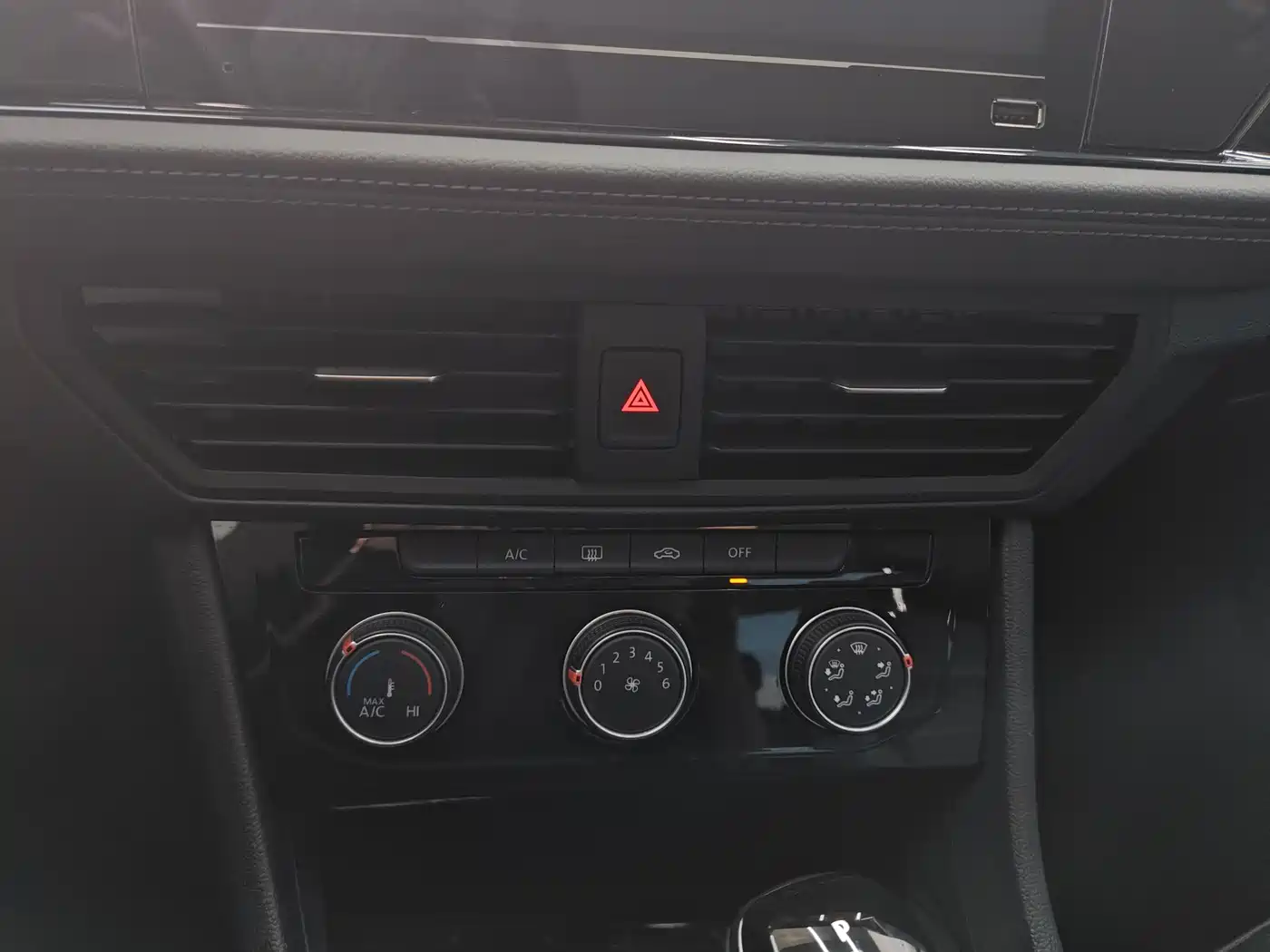 Volkswagen Sagitar 2021 280TSI DSG Surpassing Edition фото 8