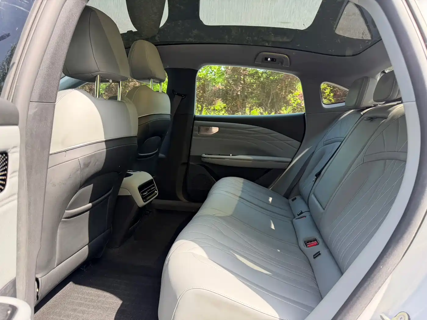 Geely Galaxy Galaxy E8 2025 575km Exploration Smart Drive Edition фото 8