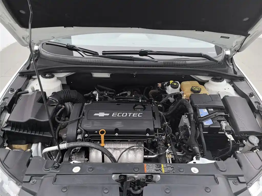Chevrolet Cruze 2013 Model 1.8L SE AT фото 6