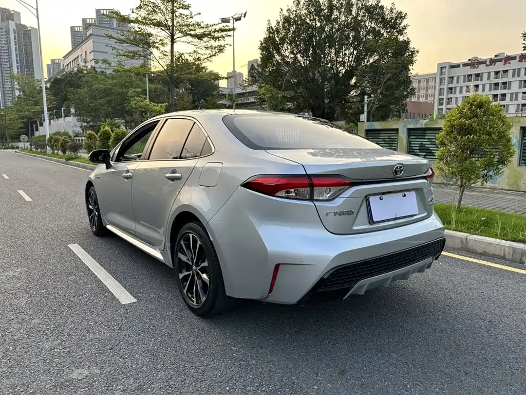 Toyota Levin 2021 Dual Engine 1.8H E-CVT Sport фото 4