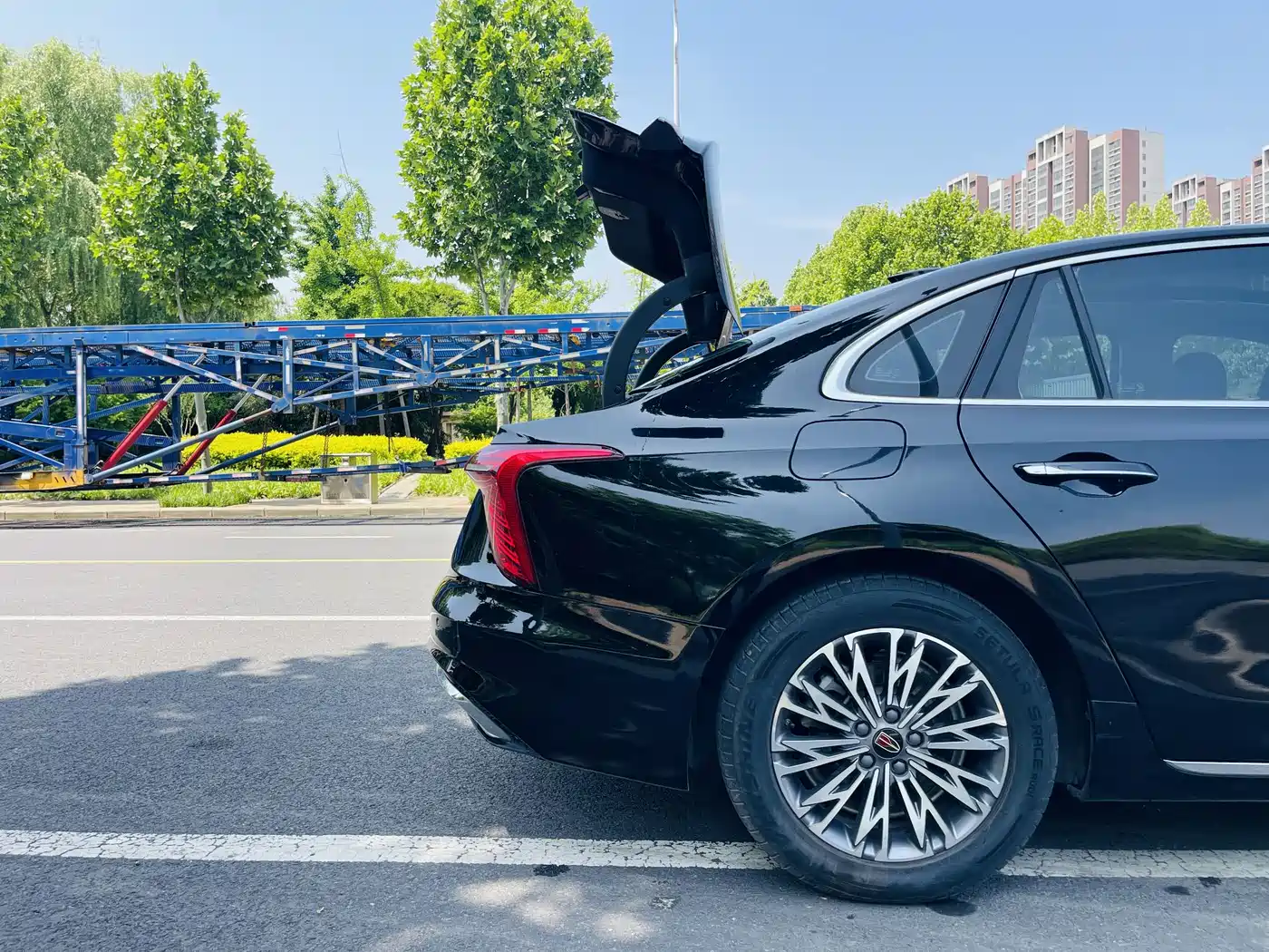 Hongqi H5 2024 1.5T DCT Smart Connect Flag Rhythm Edition фото 28