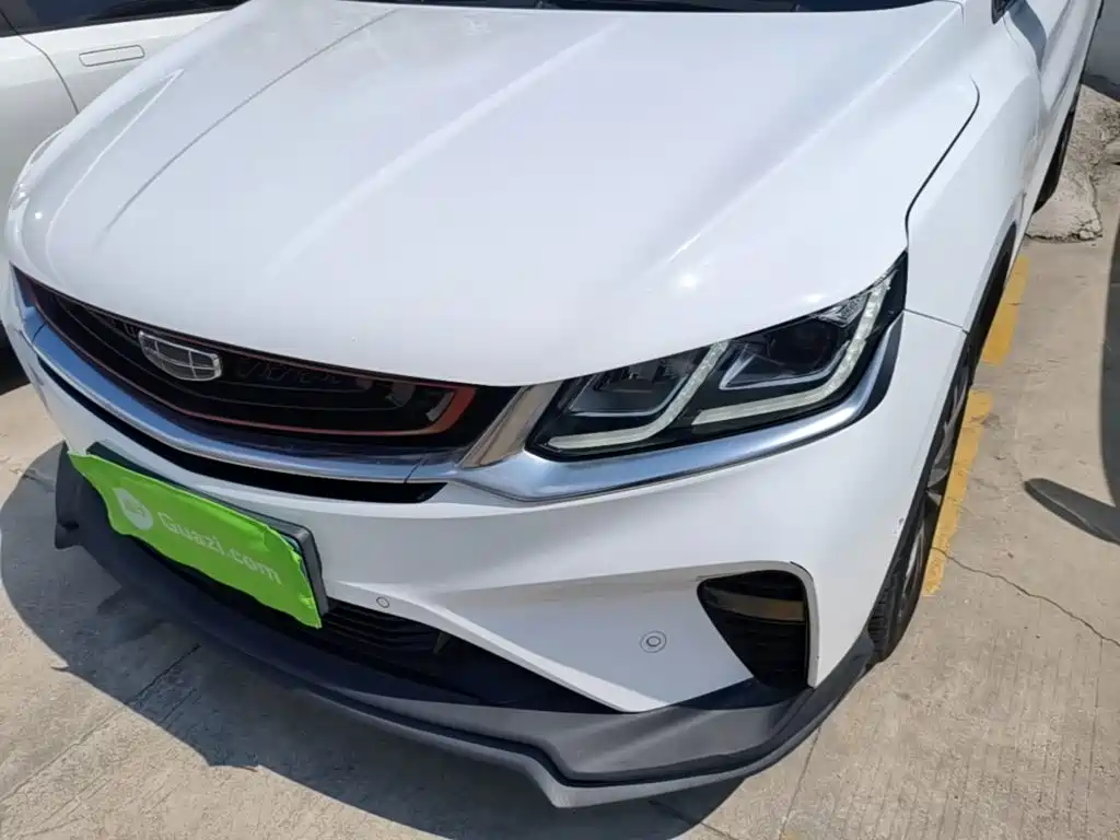Фото 24 - Geely Coolray