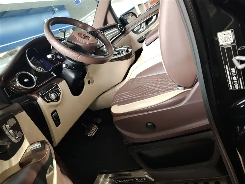 Mercedes-Benz V-Class 2017 Model V 260 Premium Edition фото 15