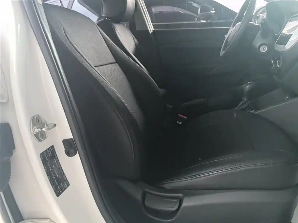Hyundai Verna 2016 1.4L Automatic Cool Edition GLS фото 25