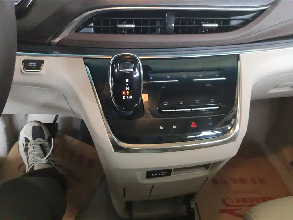 Buick GL8 2023 Model Land Business Class Comfort фото 10