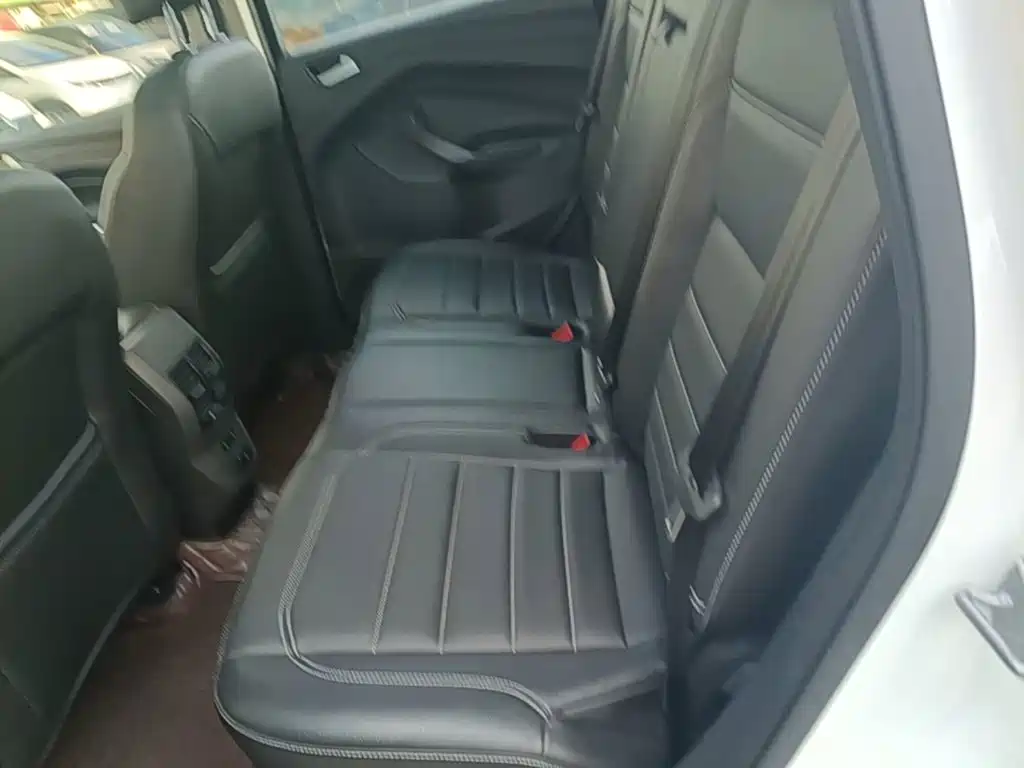 Photo 17 - Ford Kuga