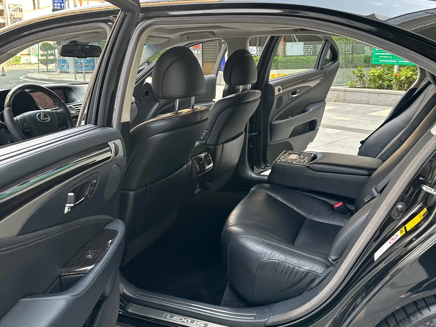 Lexus LS 2013 460L Luxury Edition фото 10