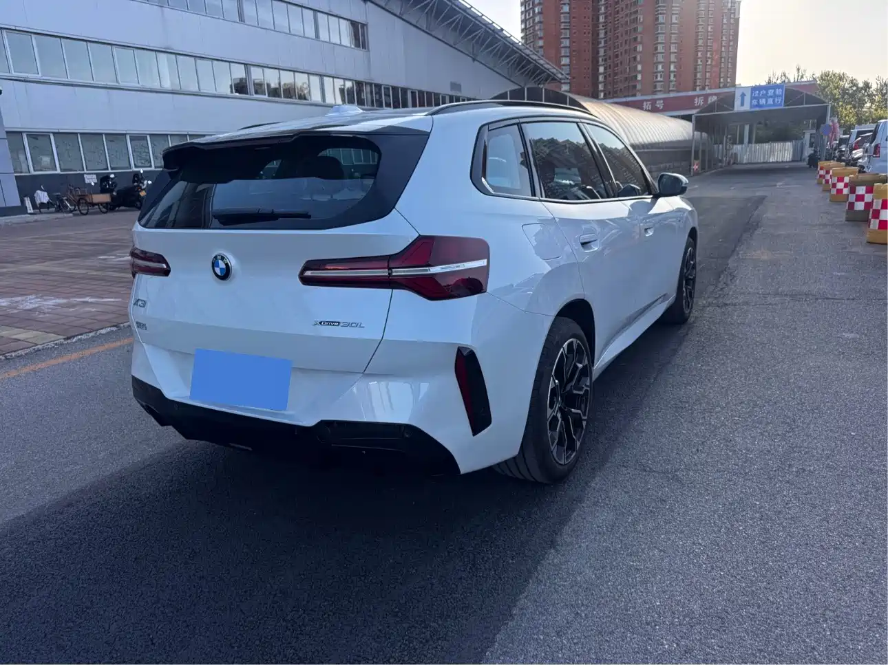 BMW X3 2026 2026 xDrive30L Leading Trim M Sport Shadowline Package