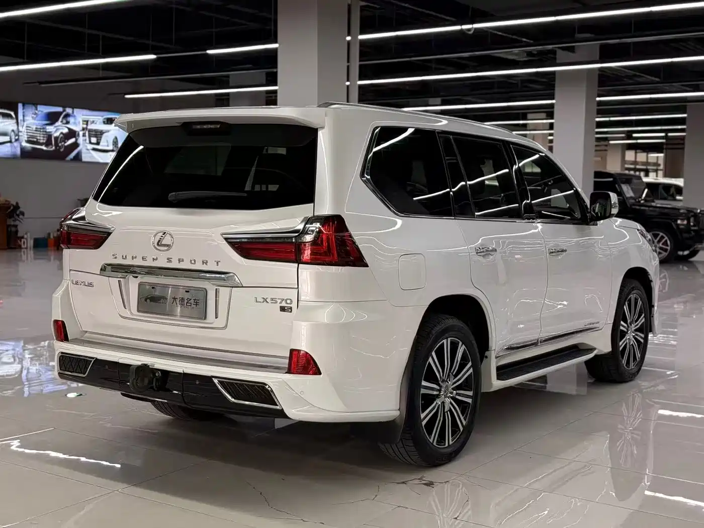 Lexus LX 2019 570 Peak Special Edition фото 6