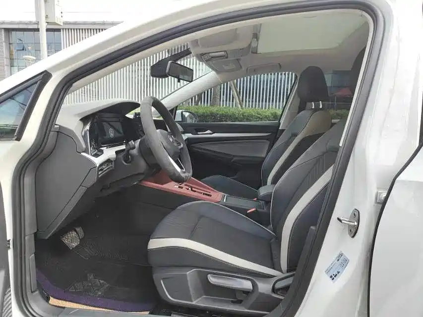 Volkswagen Golf 2023 Facelift 280TSI DSG Pro фото 5