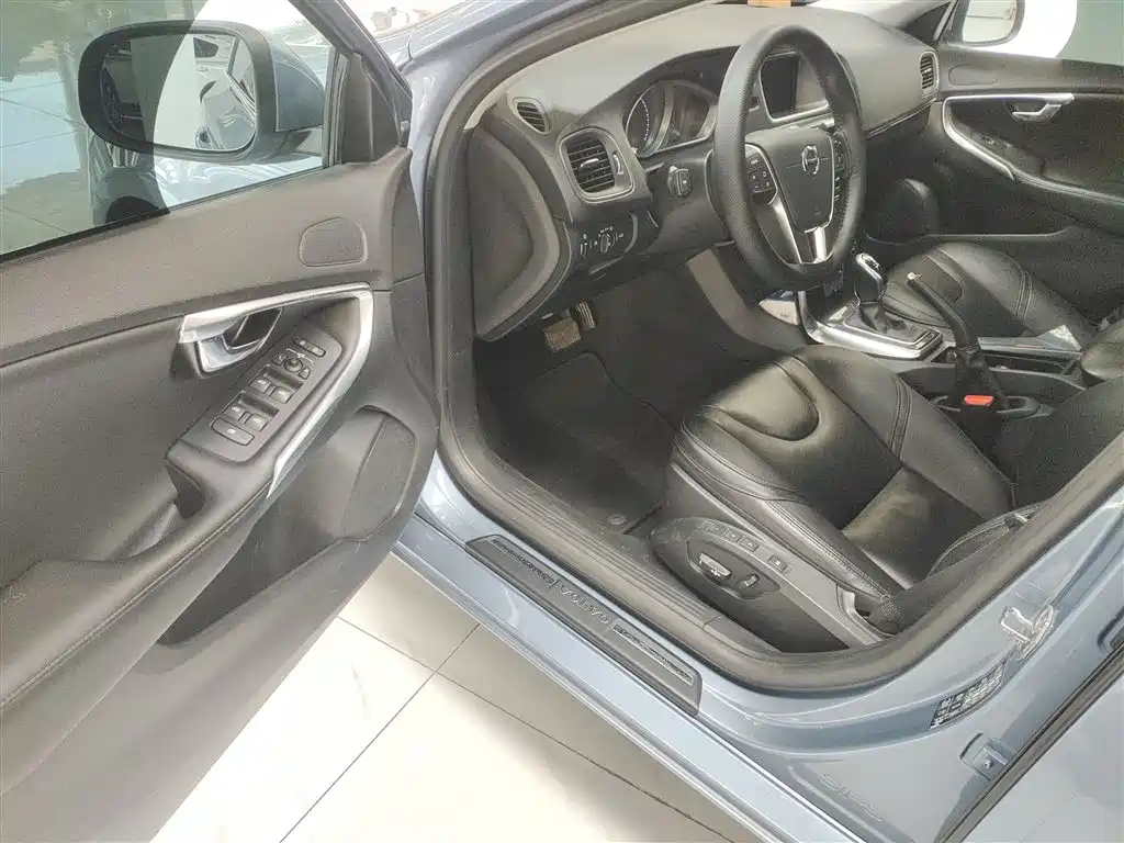 Volvo V40 2018 2018 T3 Inscription Edition