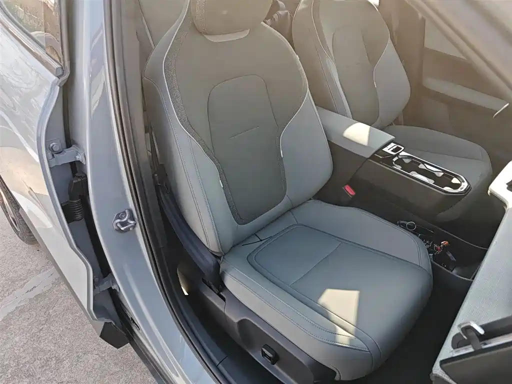 Volvo EX30 2024 2025 RWD Long Range Ultra