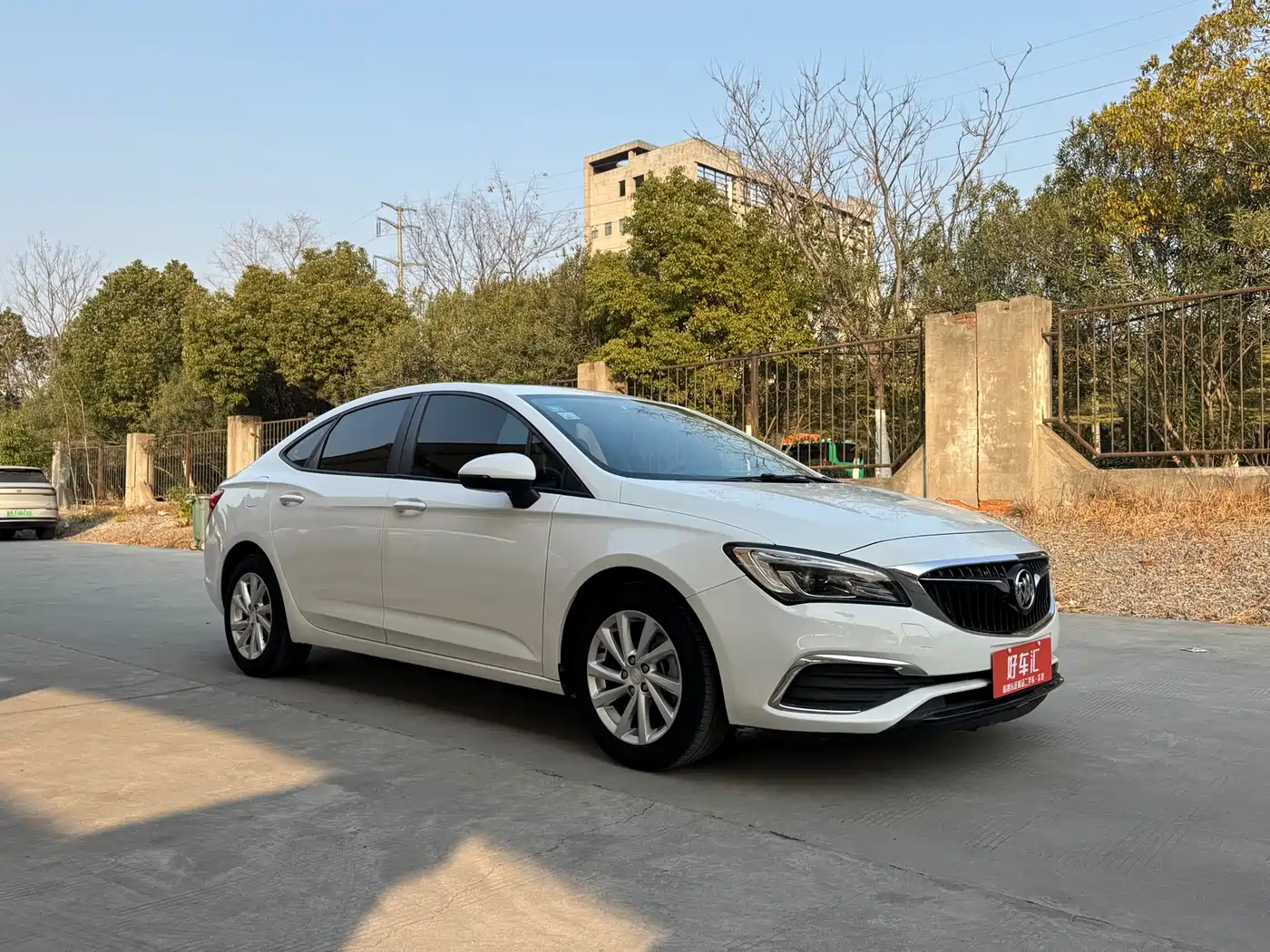 Buick Verano 2019 Sedan 15S Auto Leading фото 3