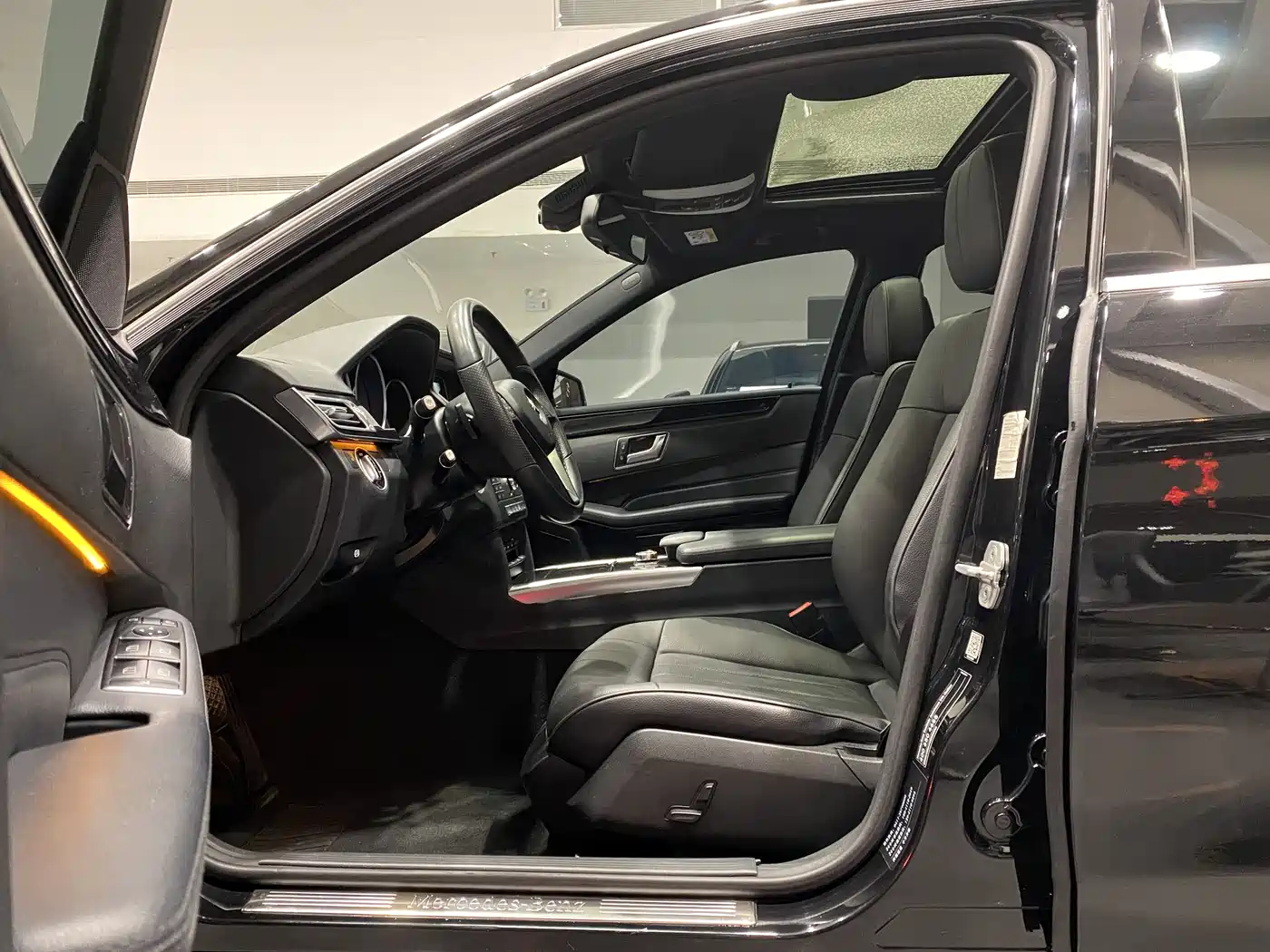 Mercedes-Benz E-Class 2015 Facelift E 180 L фото 4