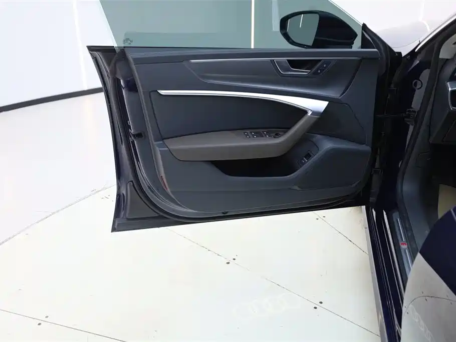 Audi A7L 2024 45TFSI S-line Dream Edition Crystal Package фото 29