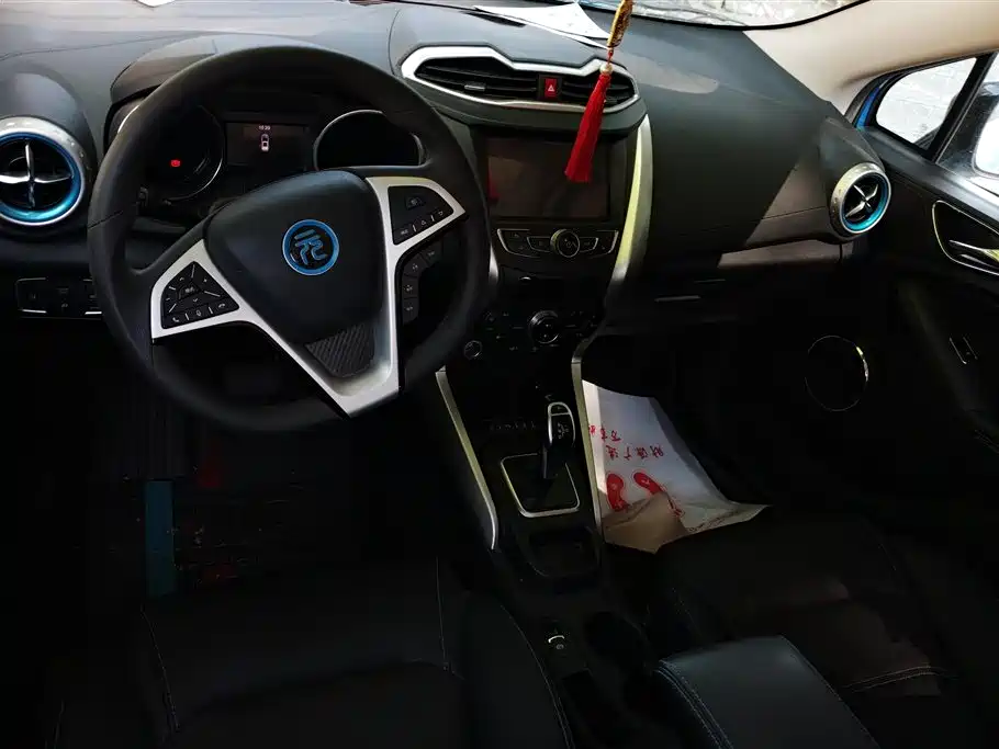BYD Yuan New Energy 2018 EV360 Smart Connected Cool Edition фото 11