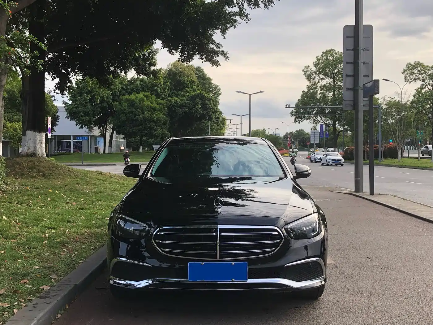 Mercedes-Benz E-Class 2021 E 300 L Fashion фото 2