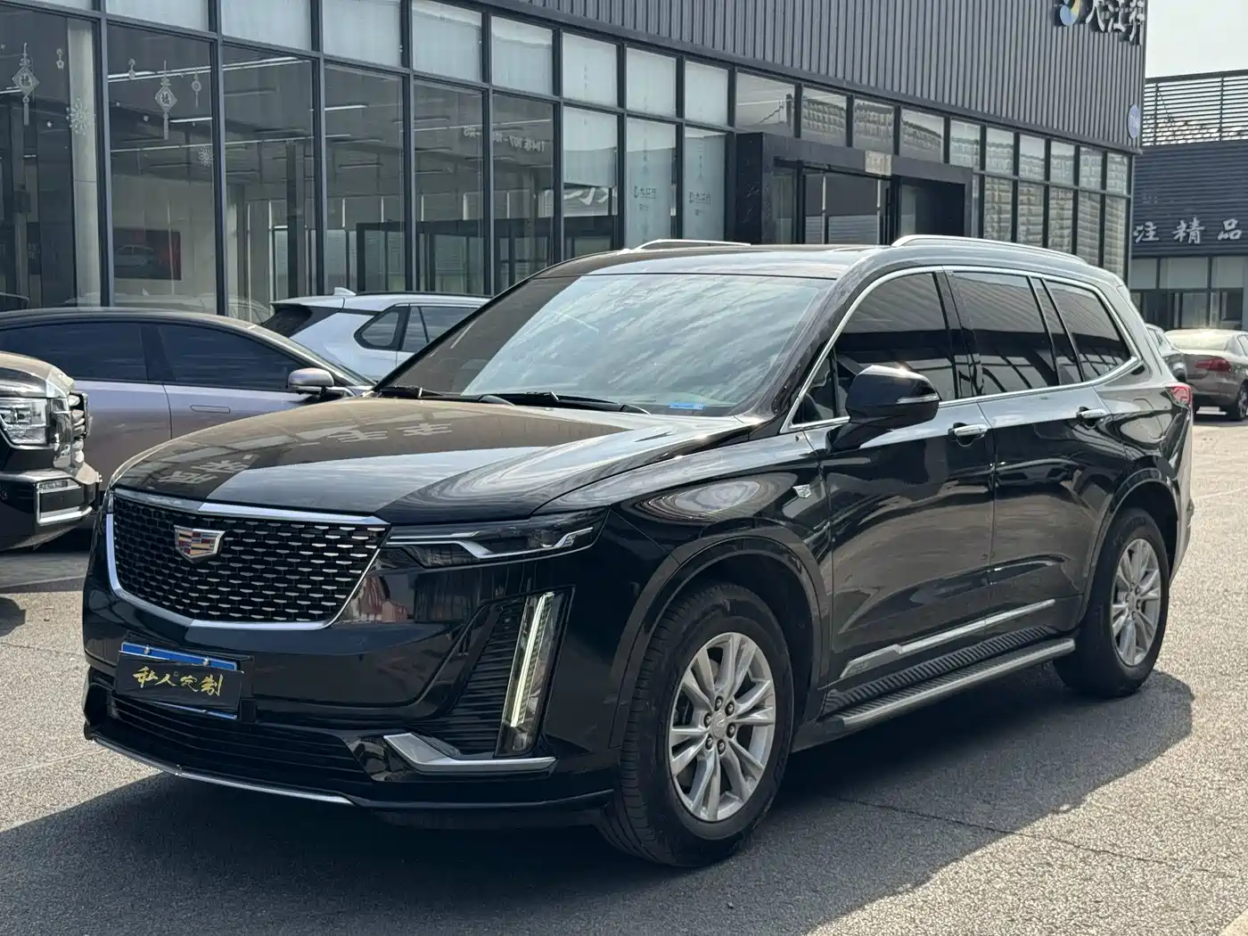 CADILLAC XT6