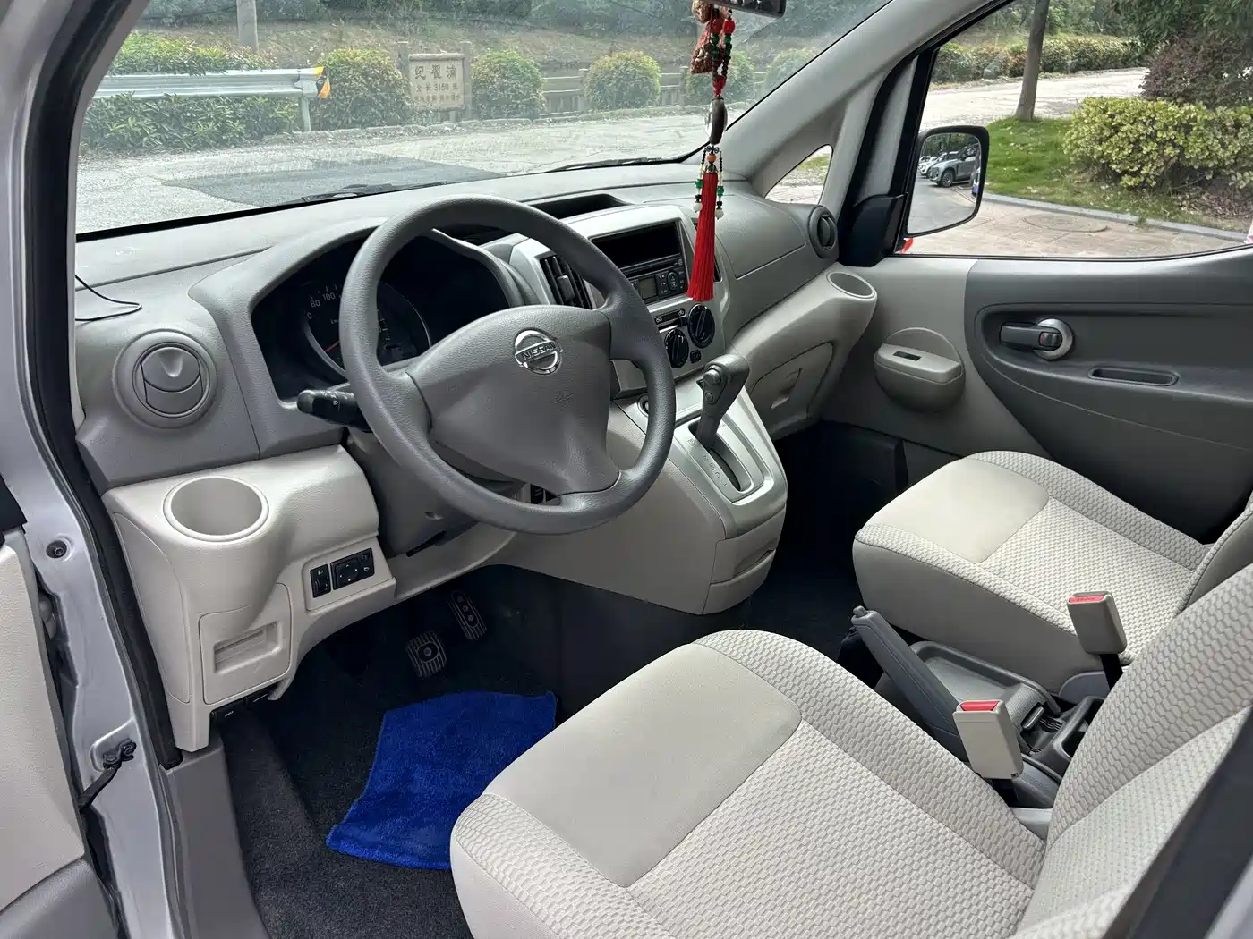 Nissan NV200 2014 2014 1.6L CVT Luxury (China IV)
