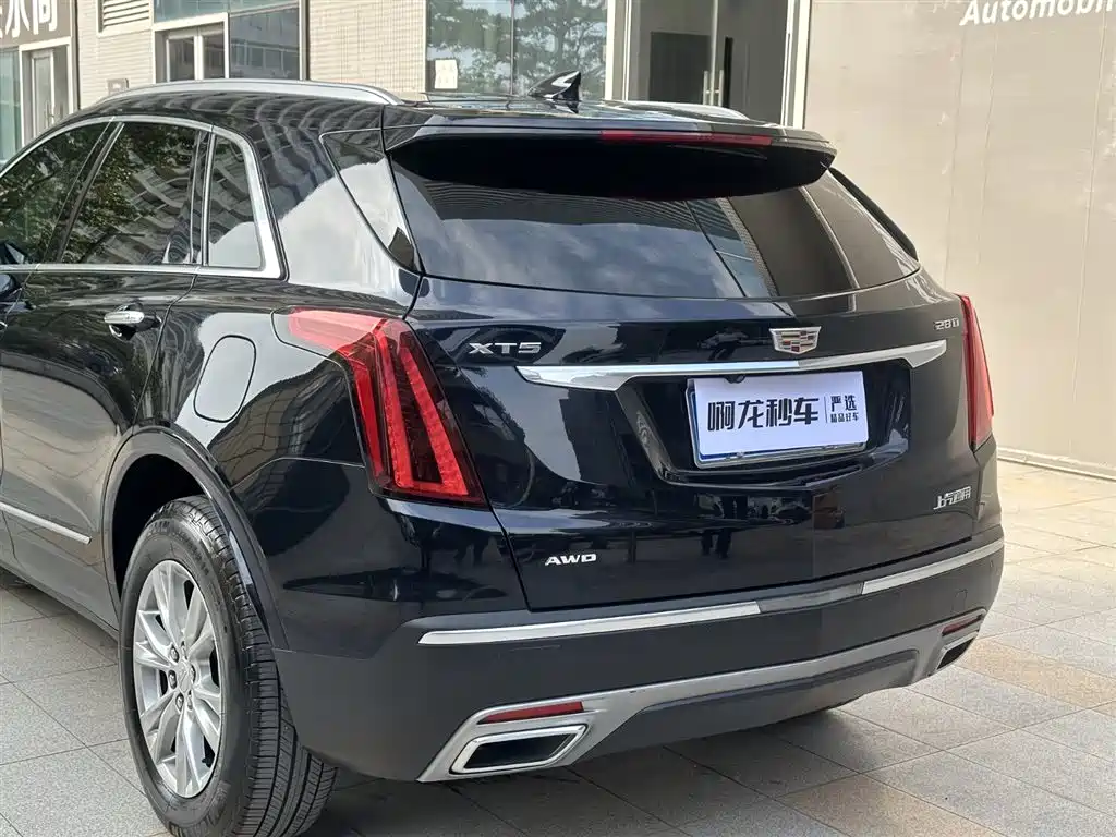 CADILLAC XT5