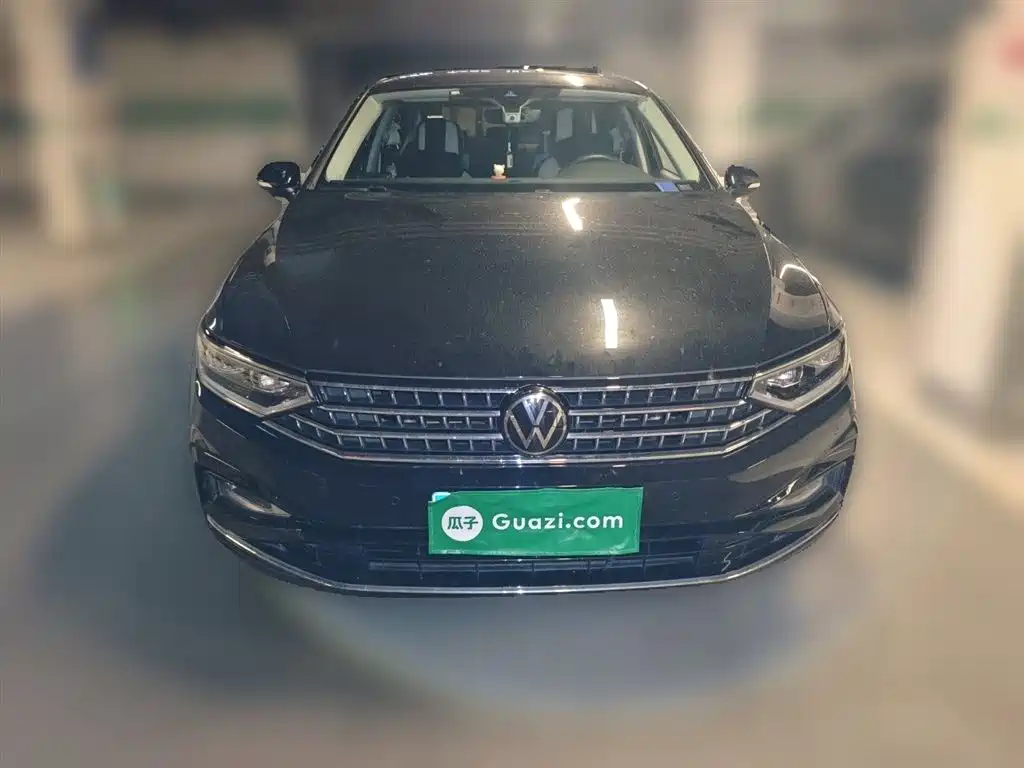 Volkswagen Magotan 2023 Model 2 Million Commemorative Edition 330TSI DSG Luxury фото 2