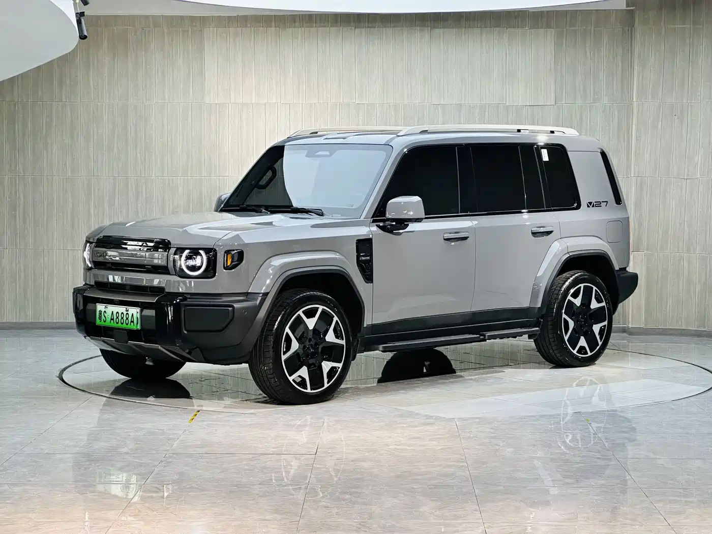 iCAR V27 2026 200KM AWD Falcon 500