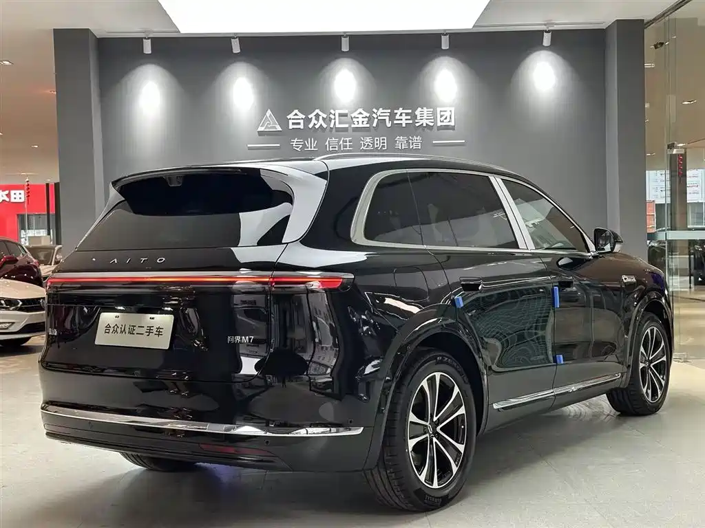 AITO Wenjie AITO M7 2026 Extended Range Max AWD 5-seater фото 5
