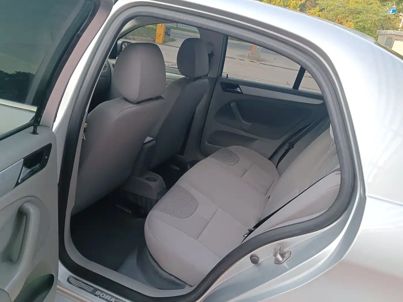 Volkswagen Bora 2012 1.6L Automatic Fashion Value Edition фото 8