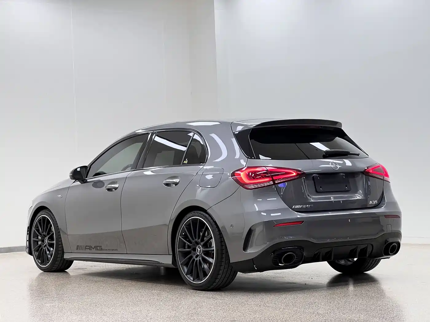 Mercedes-Benz A-Class AMG (Import) 2020 AMG A 35 4MATIC фото 7