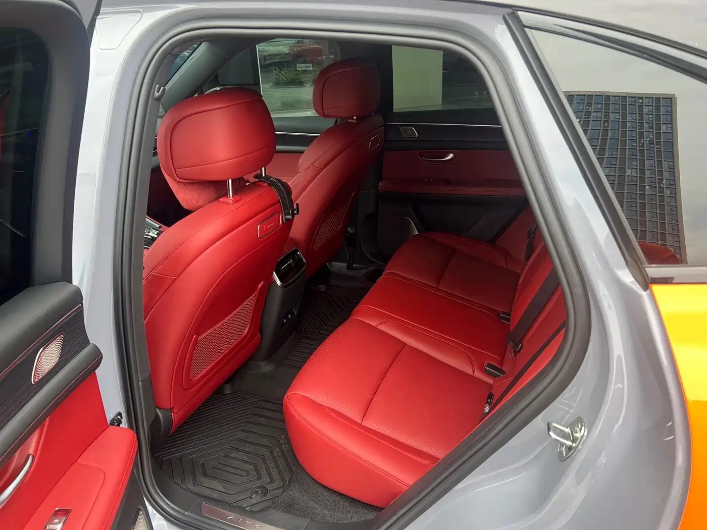 AITO Wenjie AITO M5 2024 Extended Range Max RS AWD Advanced Smart Driving Edition фото 9