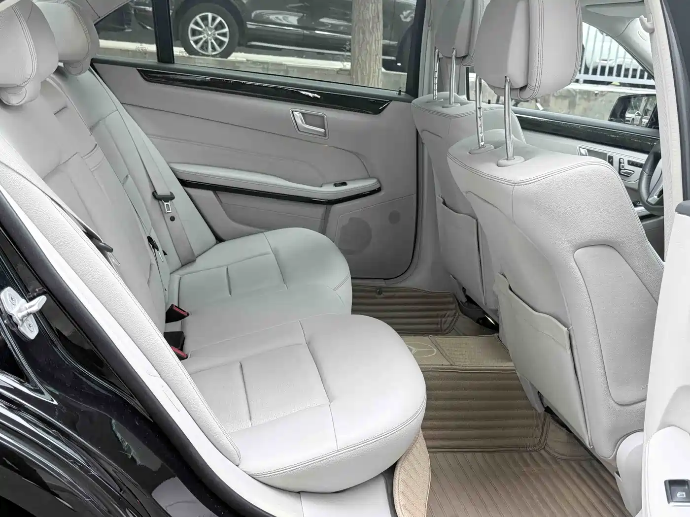 Mercedes-Benz E-Class 2014 E 260 L Sport фото 14