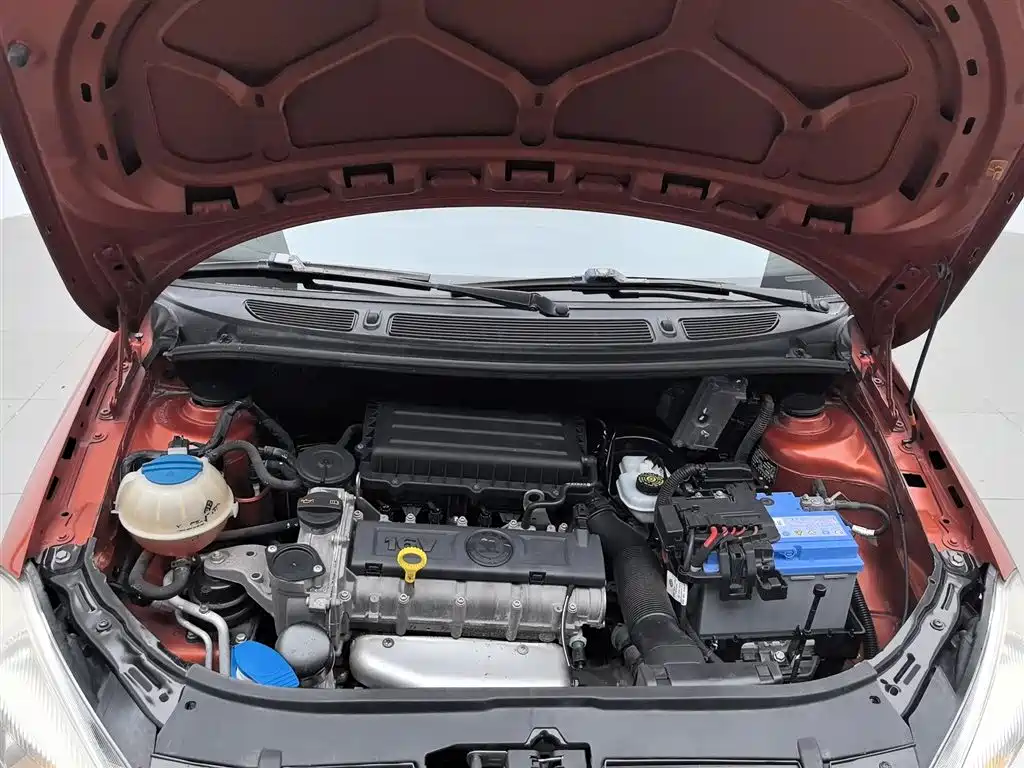 Škoda Fabia 2012 1.6L Scout фото 6