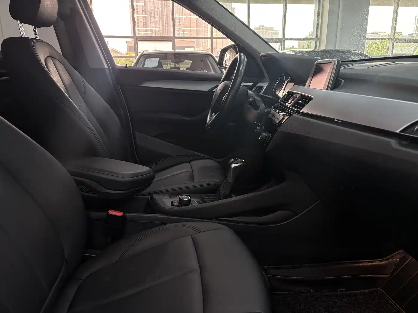 BMW X1 2019 sDrive20Li Leading Model фото 24