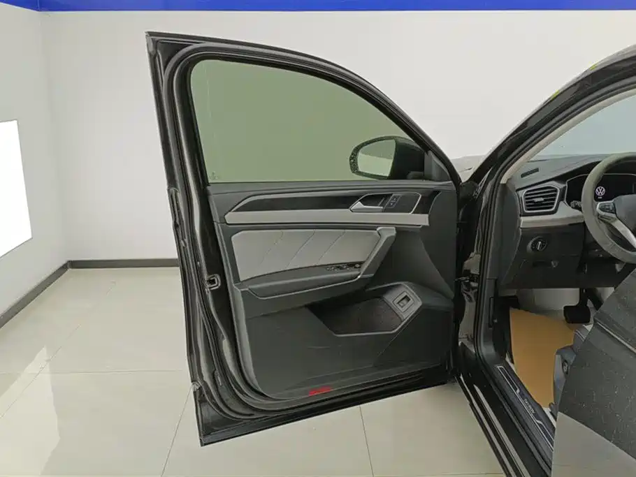 Volkswagen Tayron 2024 300TSI 2WD Luxury Plus Advanced фото 7