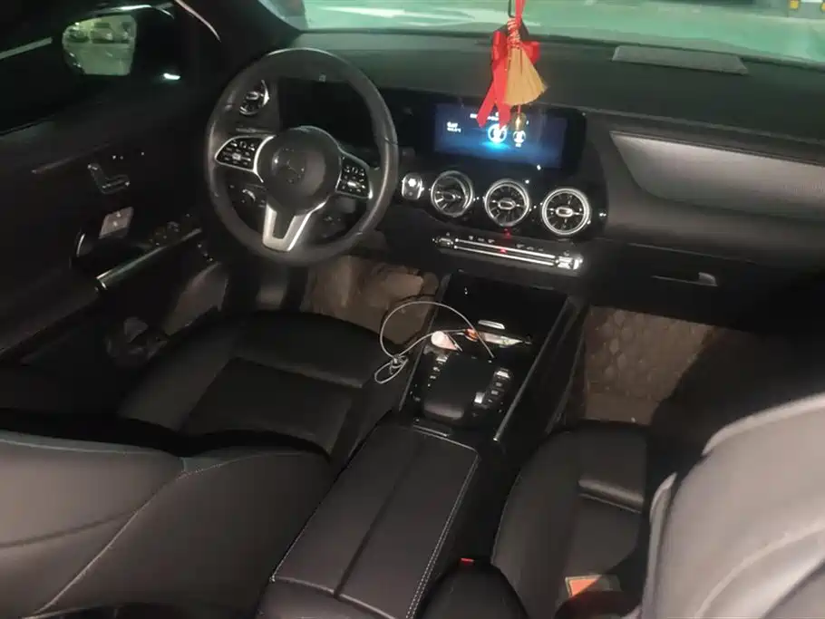 Mercedes-Benz GLA 2020 GLA 200 4MATIC фото 12
