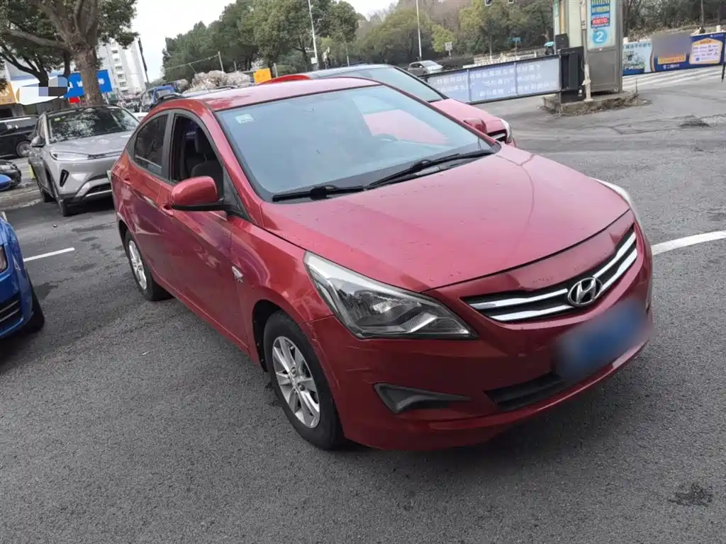 Hyundai Verna 2014 1.4L Automatic Fashion GS фото 4
