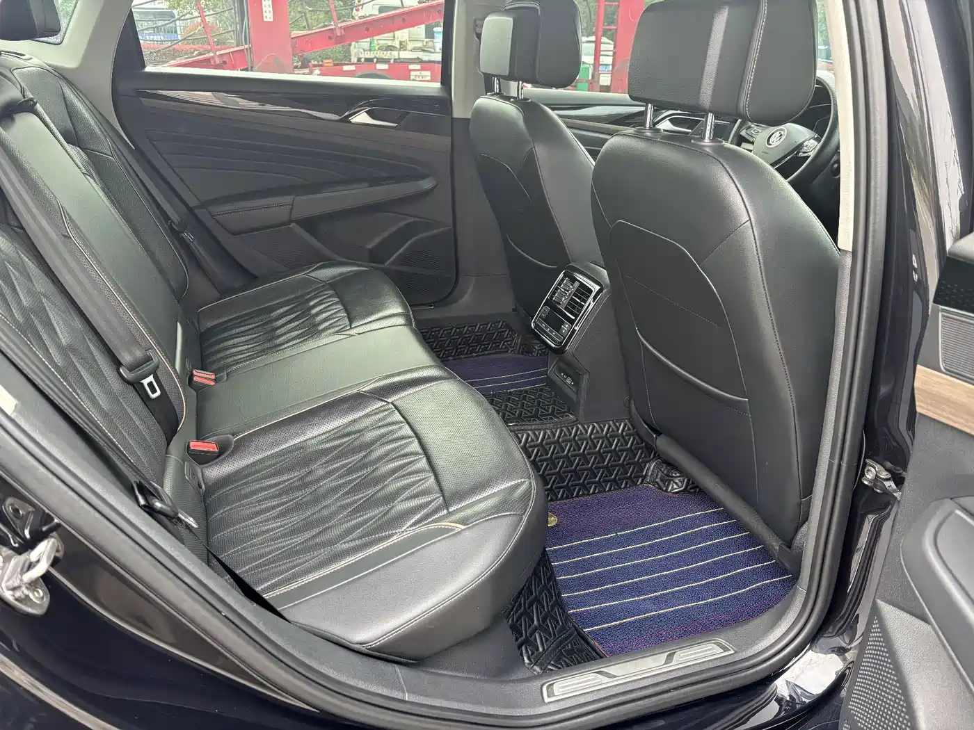 Volkswagen Passat 2021 Model 330TSI Luxury Edition фото 22
