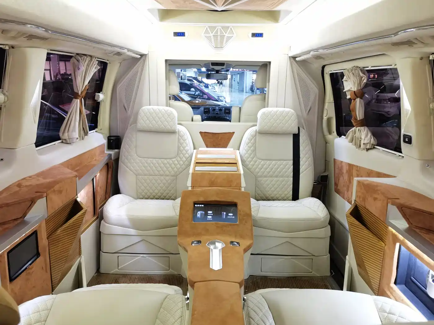 Mercedes-Benz Vito 2013 Model 3.0L Elite Edition фото 11