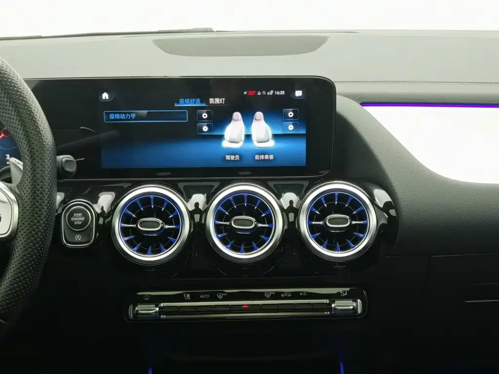 Mercedes-Benz GLA, миниатюра 12