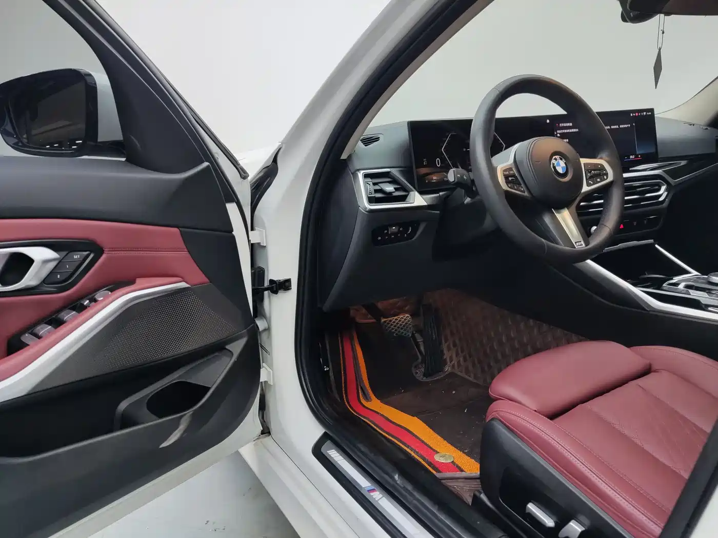 BMW 3 Series 2023 320Li M Sport Package фото 11