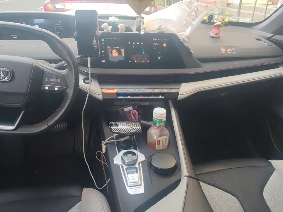 Changan UNI-V iDD 2024 2024 Blue Whale Smart iDD 136km Smart Premium