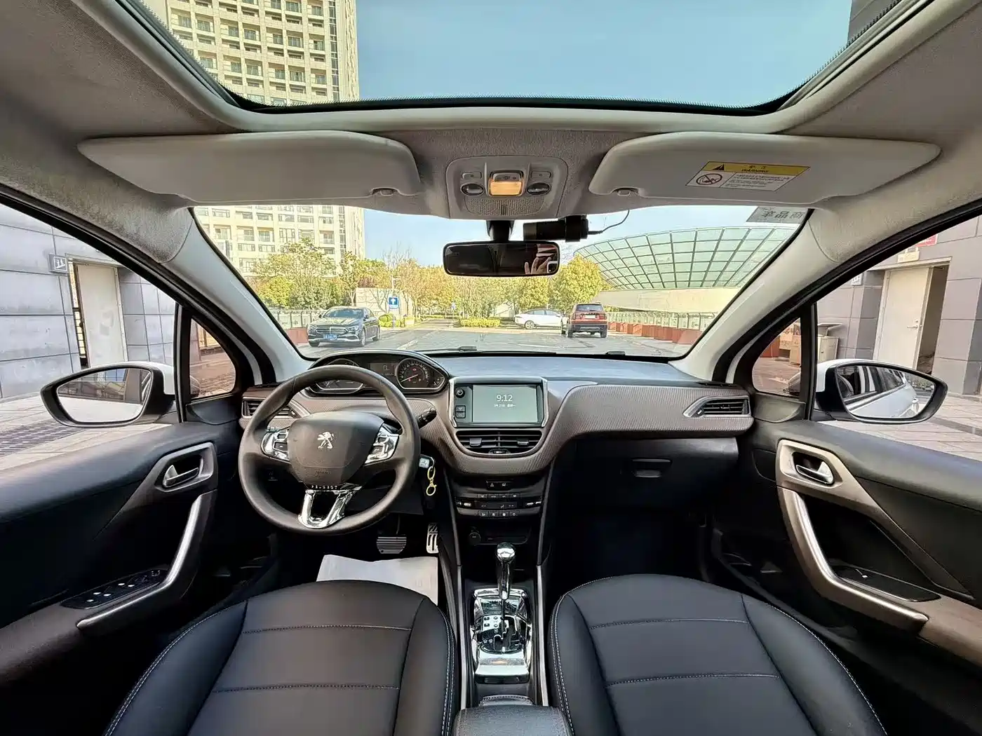 Peugeot 2008 2014 1.6L Automatic Fashion Edition фото 4