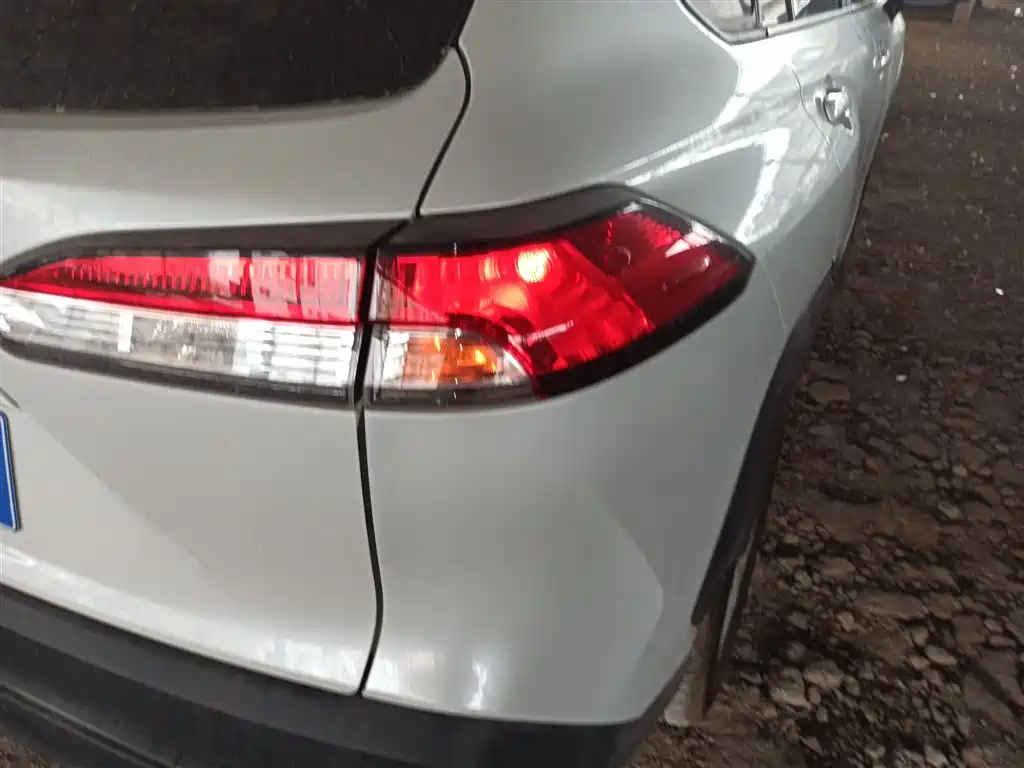 Toyota Frontlander 2022 2.0L CVT Leading Edition фото 24
