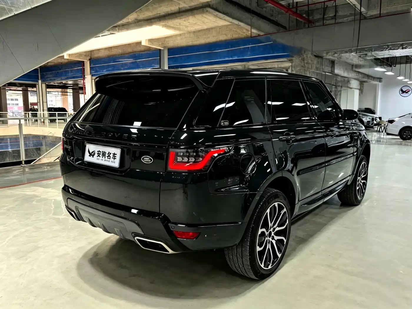Land Rover Range Rover Sport 2022 3.0 L6 Gloss Black Edition фото 24