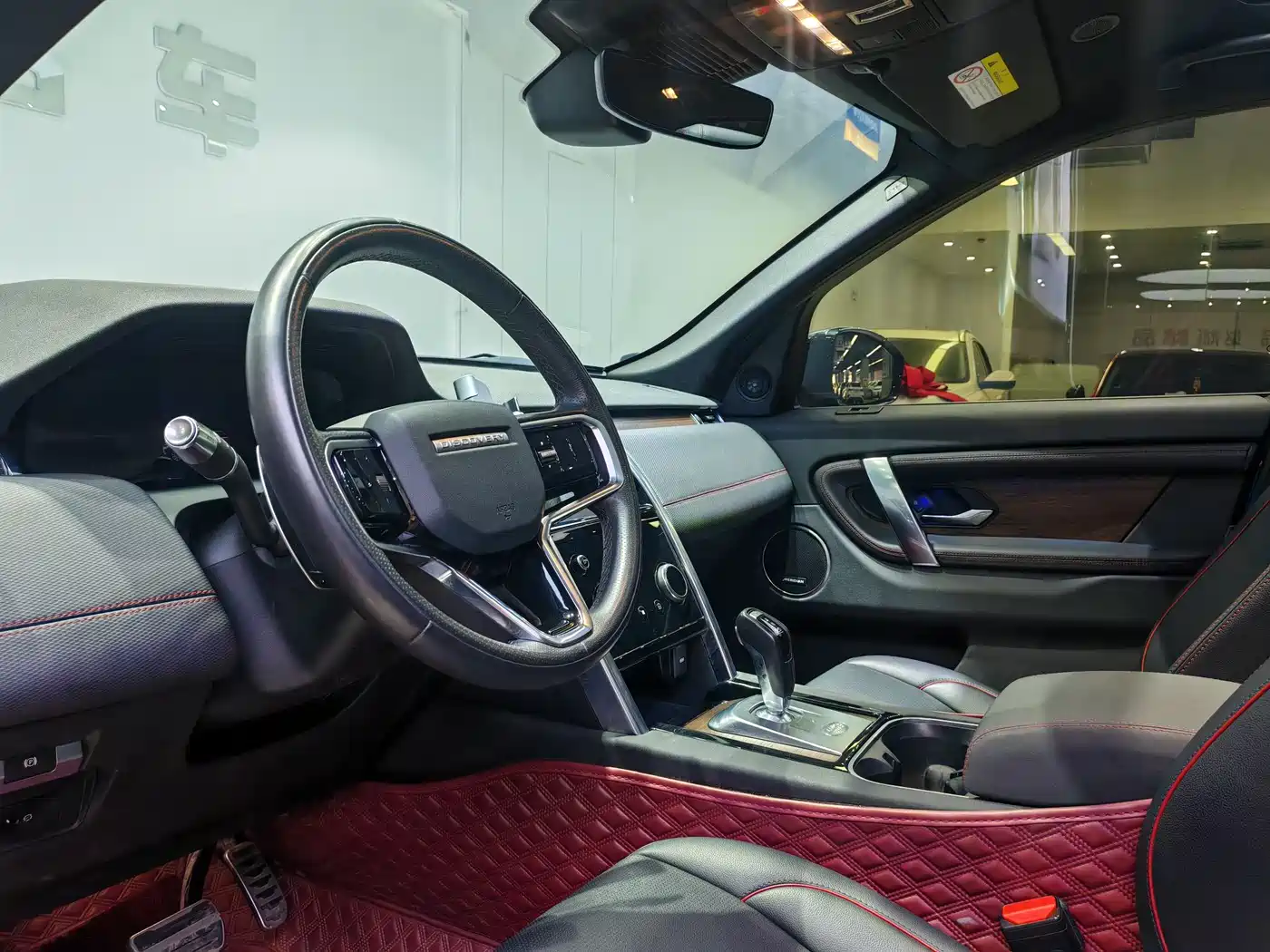Land Rover Discovery Sport 2022 Model Facelift 249PS R-Dynamic SE Performance Tech Edition 5-seater фото 5