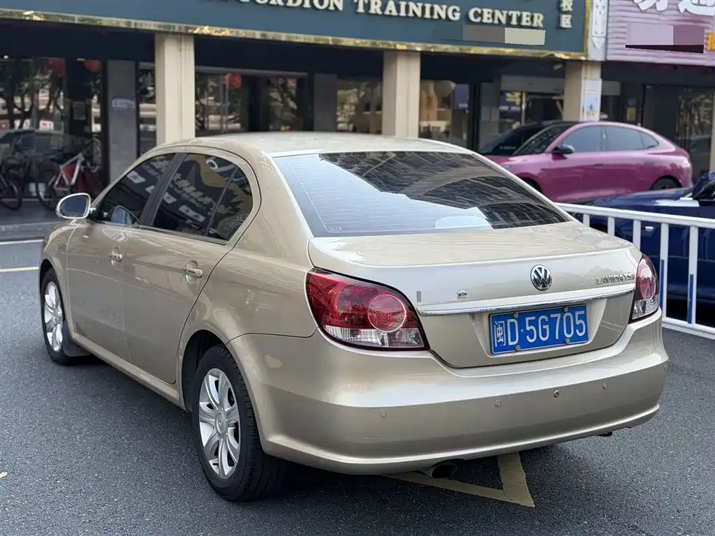 Volkswagen Lavida 2011 1.4TSI DSG Pinxuan Edition фото 9