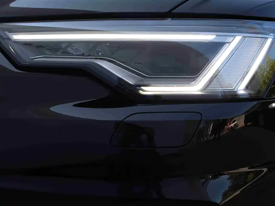 Audi A6L 2021 45 TFSI Exclusive Sport фото 10